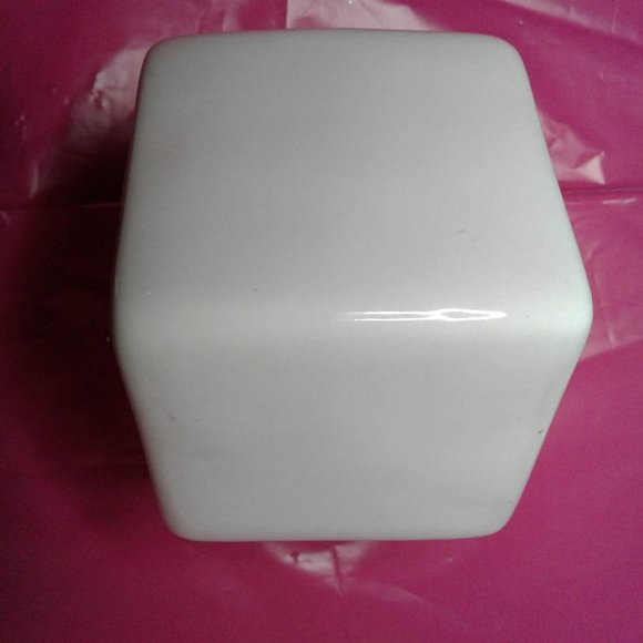 Rae Dunn New with defects Pink Birdhouse Style Ceramic Clock - Picture 2 of 10